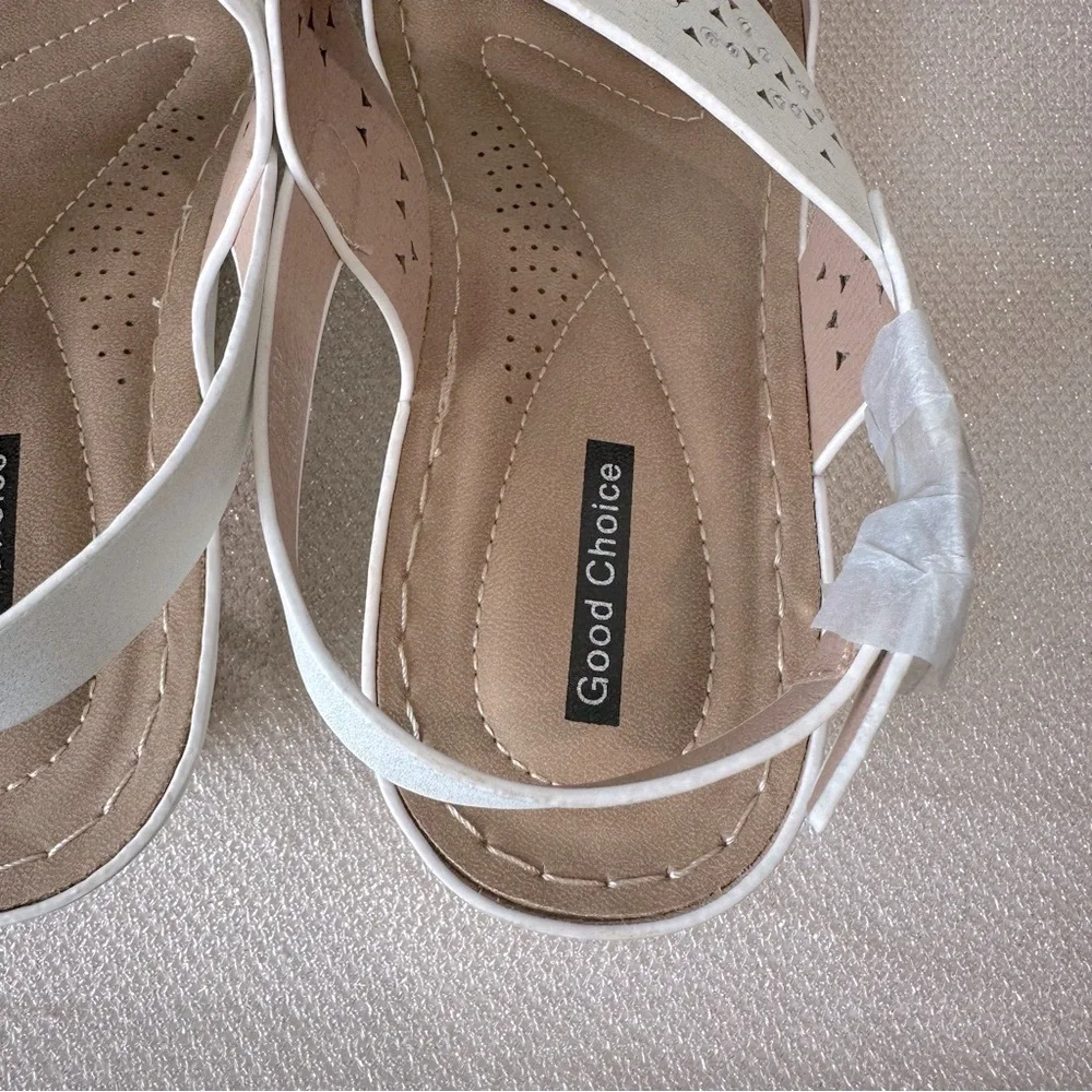 Good Choice Foley White Wedge Sandals with rhinestone accents Size 9.5 No Box